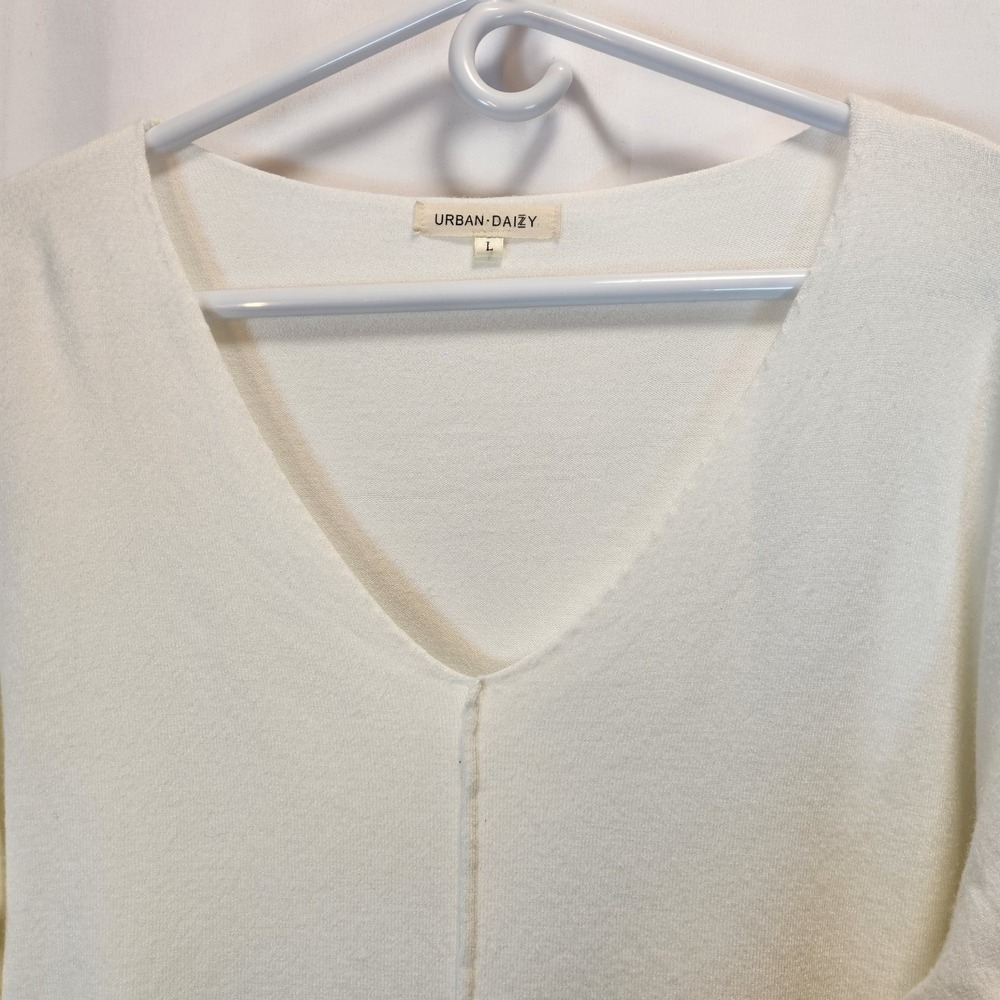 Urban Daizy V-neck Tunic Sweater Women's Size L Cream Long Sleeve Relaxed Fit - Picture 4 of 7